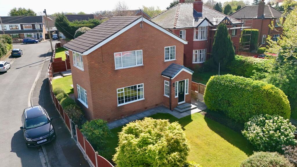 3-bed detached on Fletchers Drive, Burscough, L40, £350,000