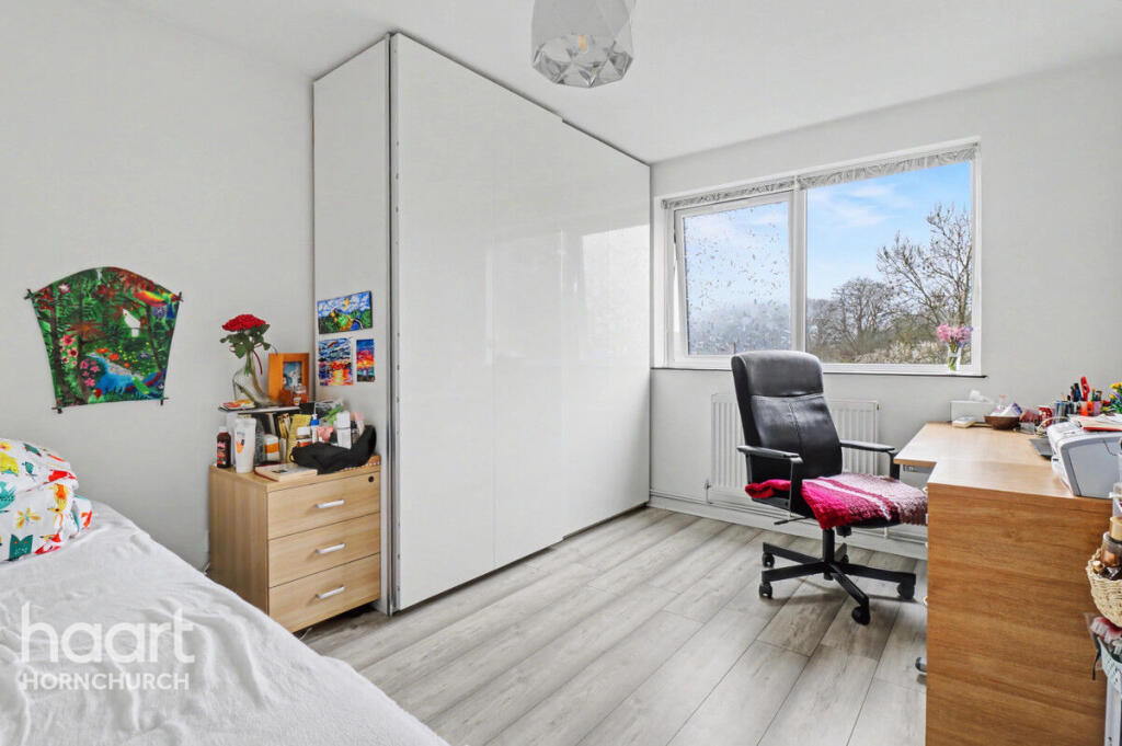 Main image of property: Chaplaincy Gardens, Hornchurch