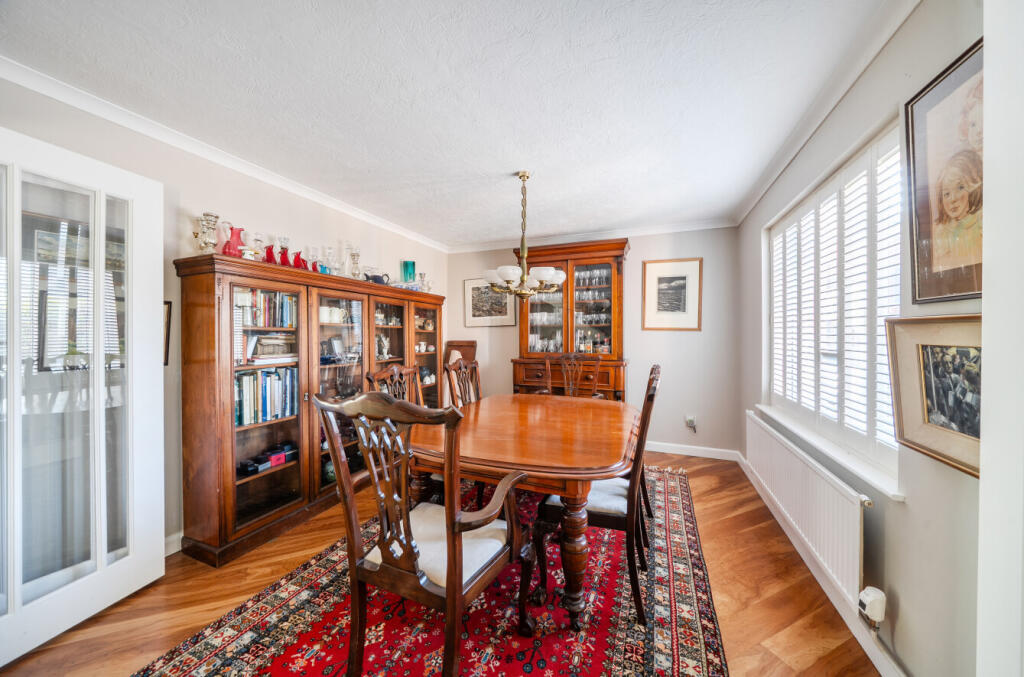 House in Dunstable, Central Bedfordshire - More