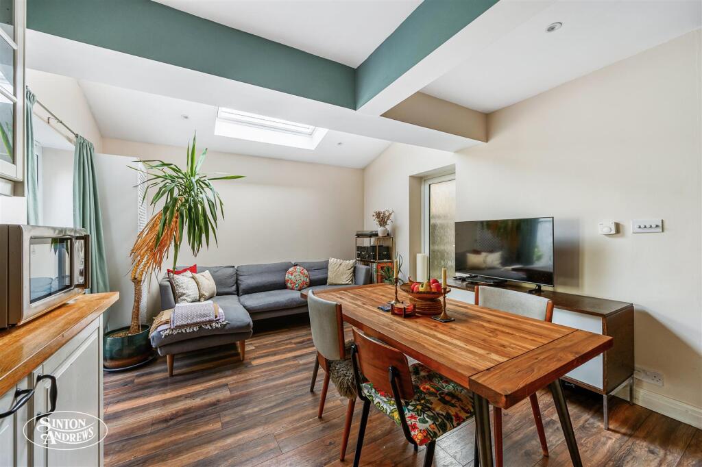 Apartment in London - More