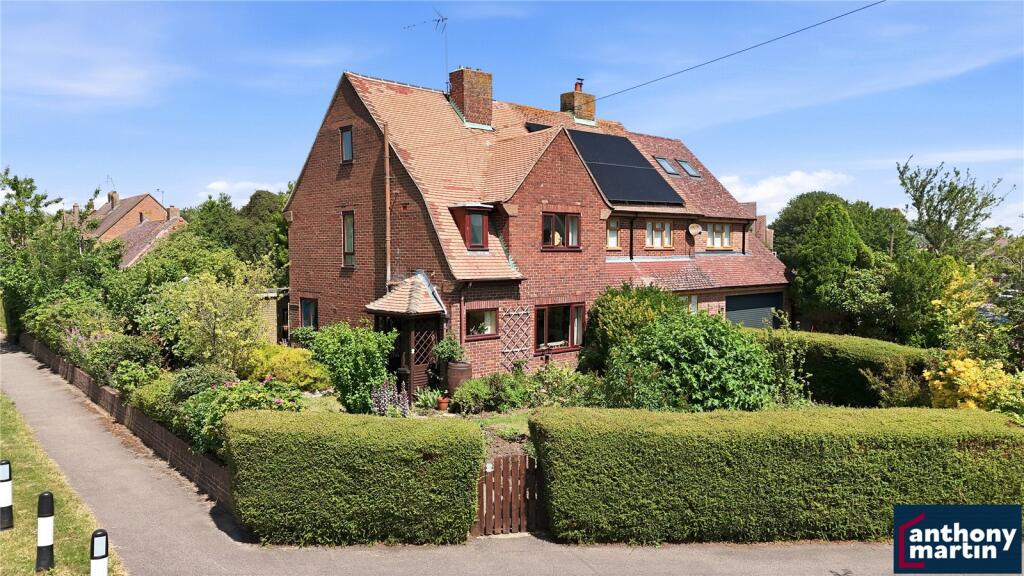 Main image of property: Longfield Road, Meopham, DA13