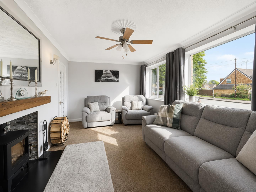 Sherwood Avenue, Kingsthorpe, Northampton NN2 - More