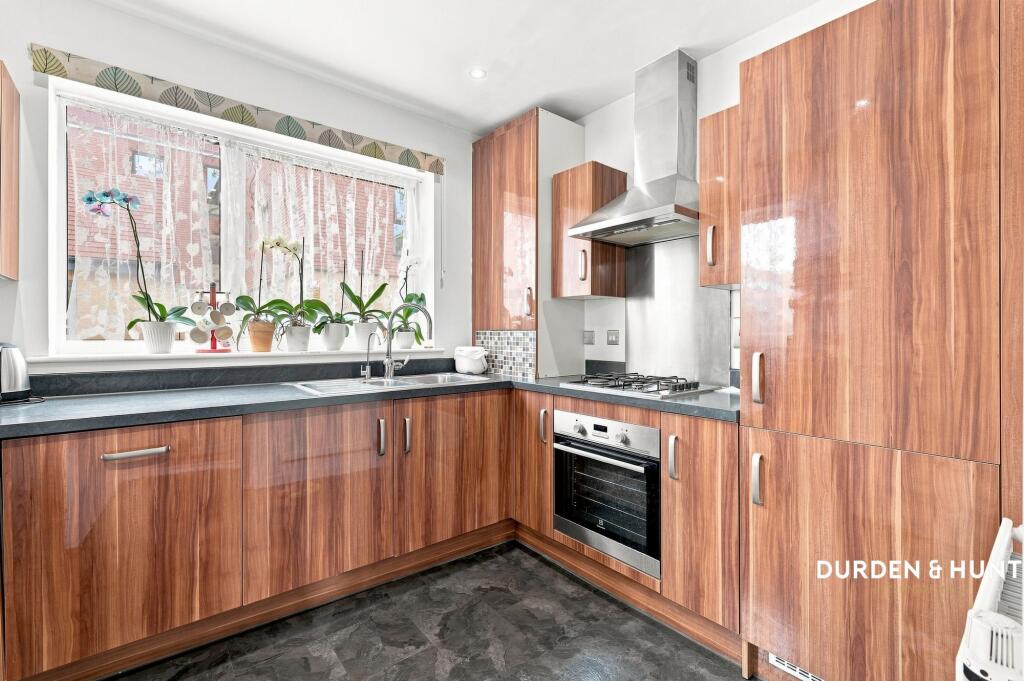 House in Romford - View 5