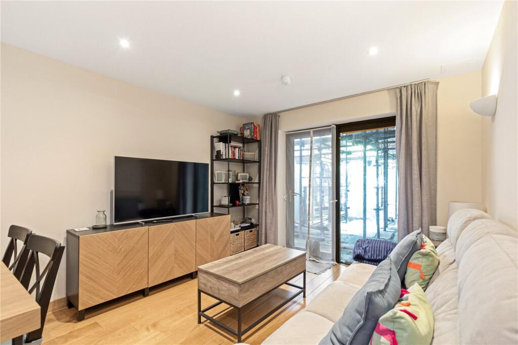 Main image of property: Drayton Park, London, N5