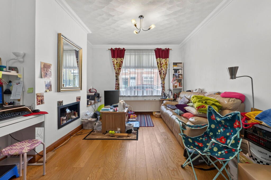 House in Kettering, Brambleside - View 3