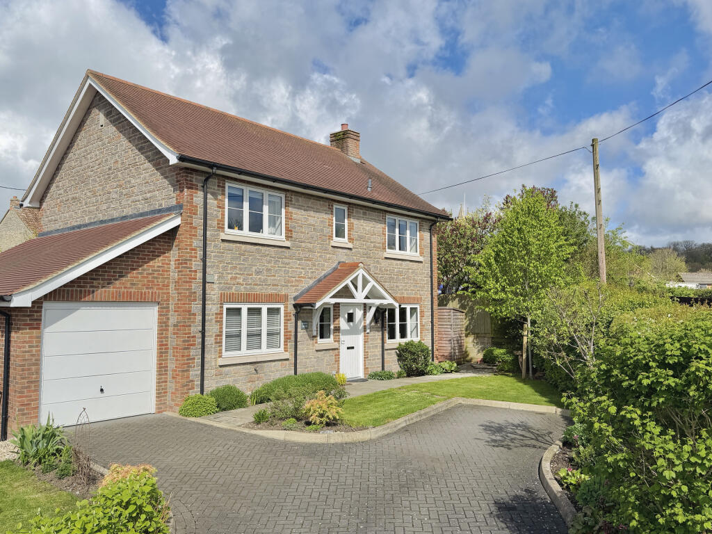 4-bed detached on Church Track, Bourton, Dorset, SP8 5BW, £500,000