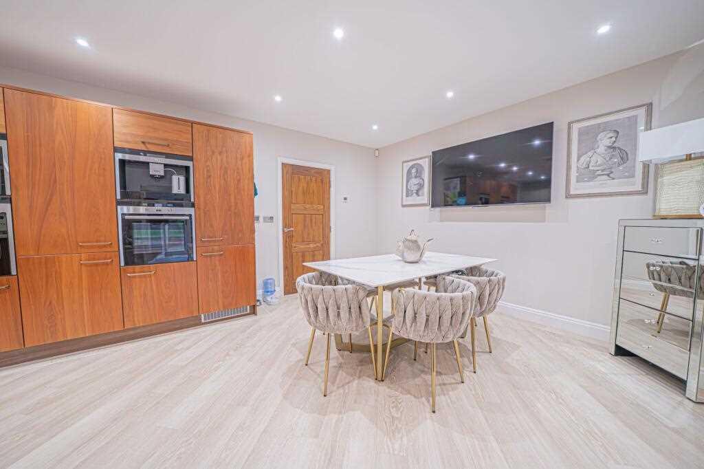 House in Solihull, West Midlands - More