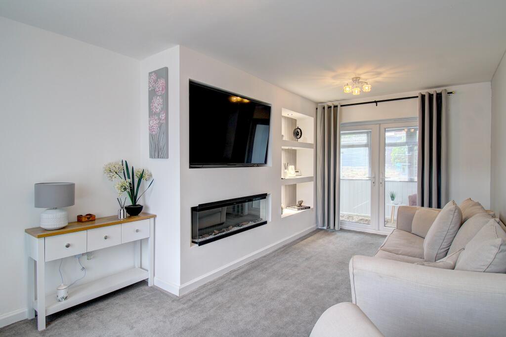 House in Walsall, Stubbers Green - More