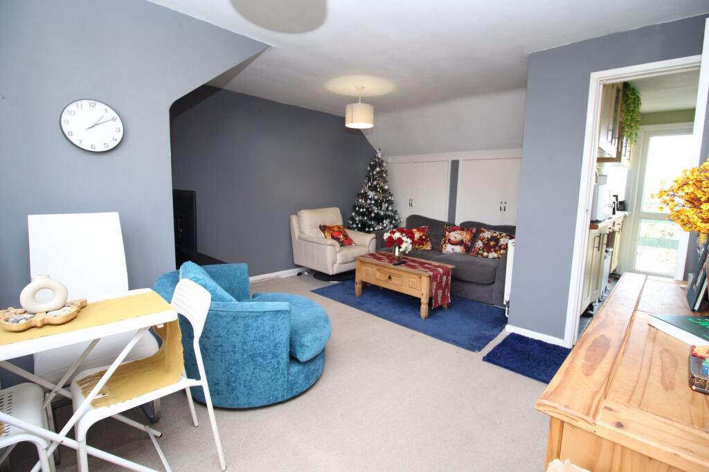Apartment in Southampton - View 5