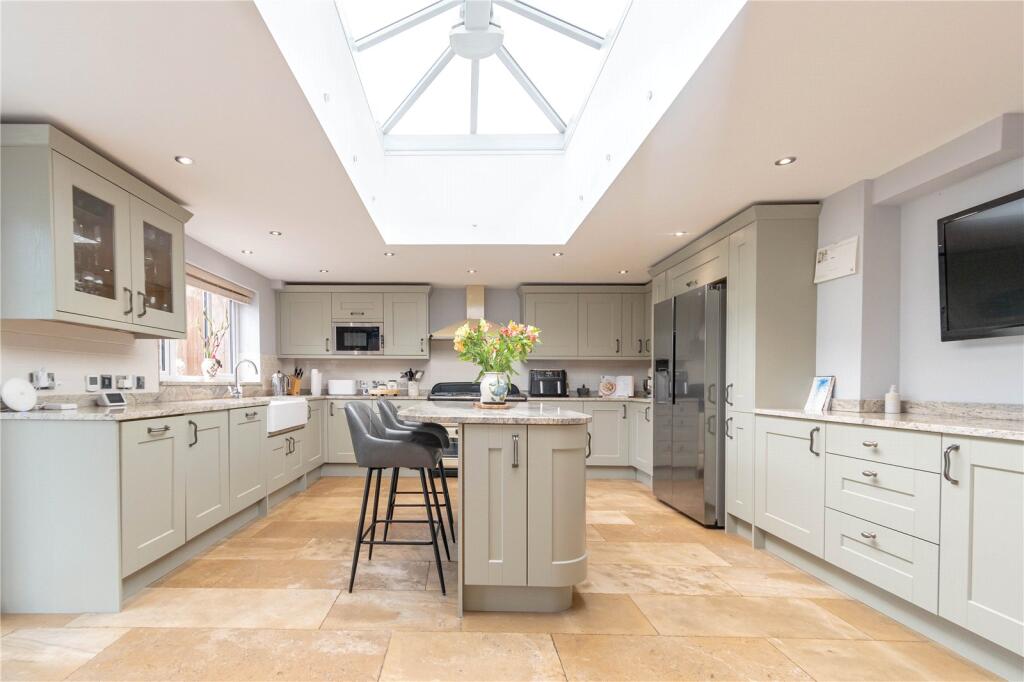 House in Coate - More