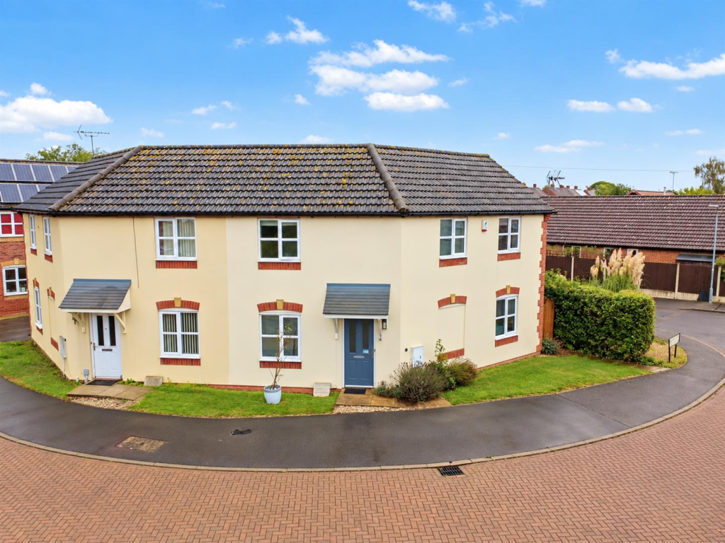 3-bed semi-detached on Bartley Gardens, Calverton, Nottingham, £250,000