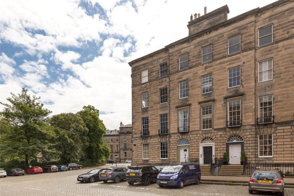 3-bed flat on 1, Gloucester Place, Edinburgh, £1,050,000