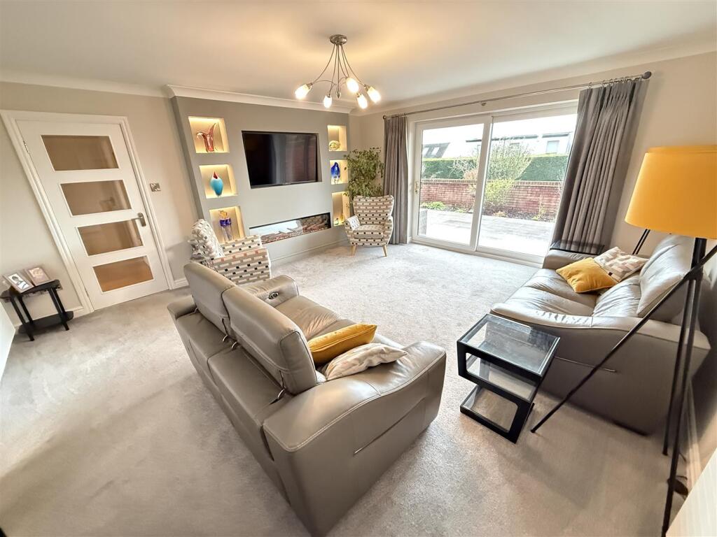 Mount Avenue, Heswall, Wirral photo 3