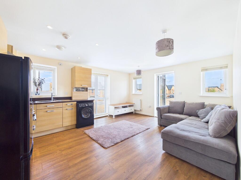 Apartment in Romford - View 4
