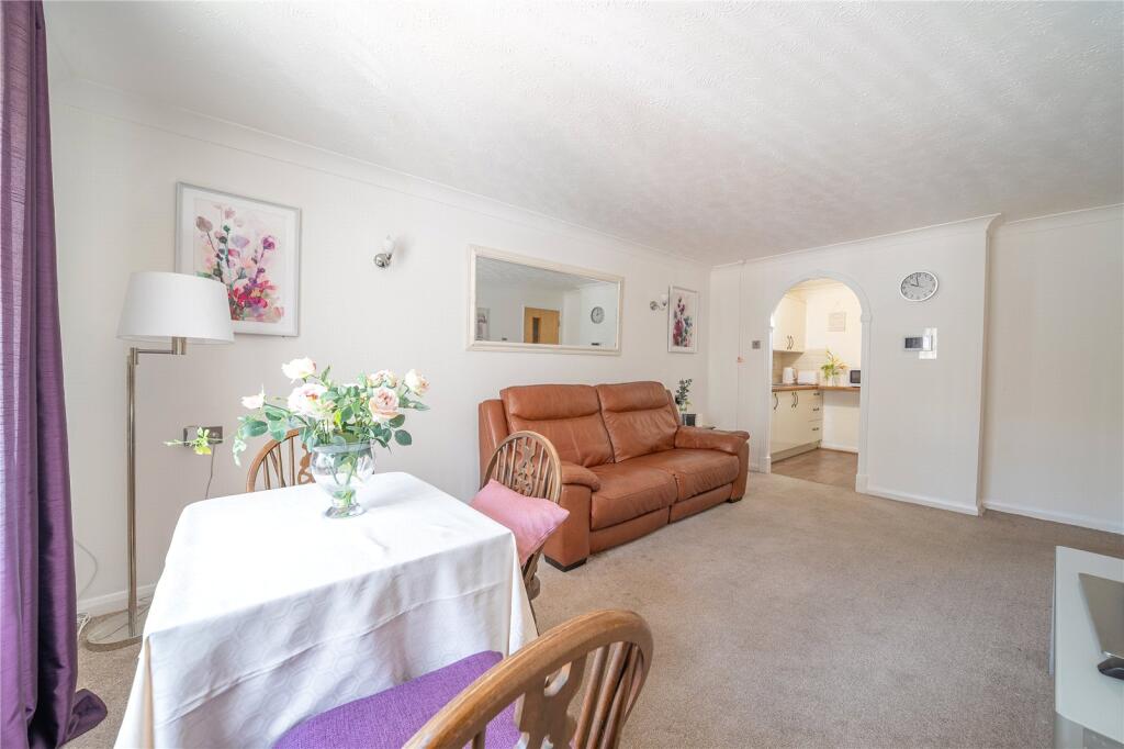 Apartment in Leeds, West Yorkshire - View 2