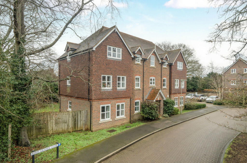Main image of property: Reris Grange Close, Milford, Godalming, Surrey, GU8