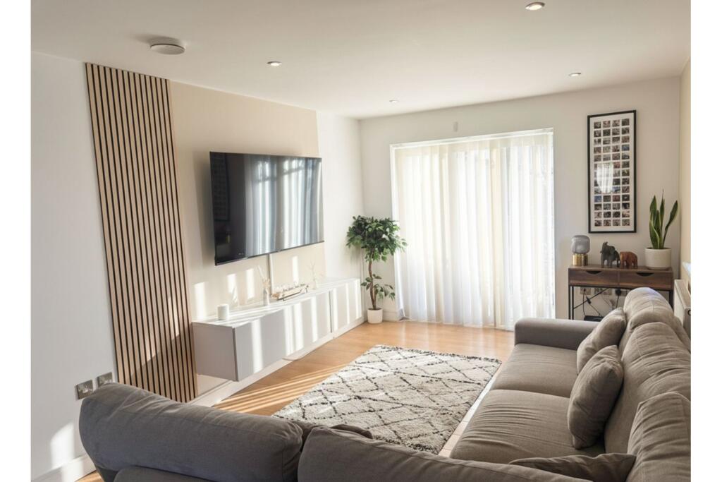 Main image of property: Buckingham Road, Epping, CM16