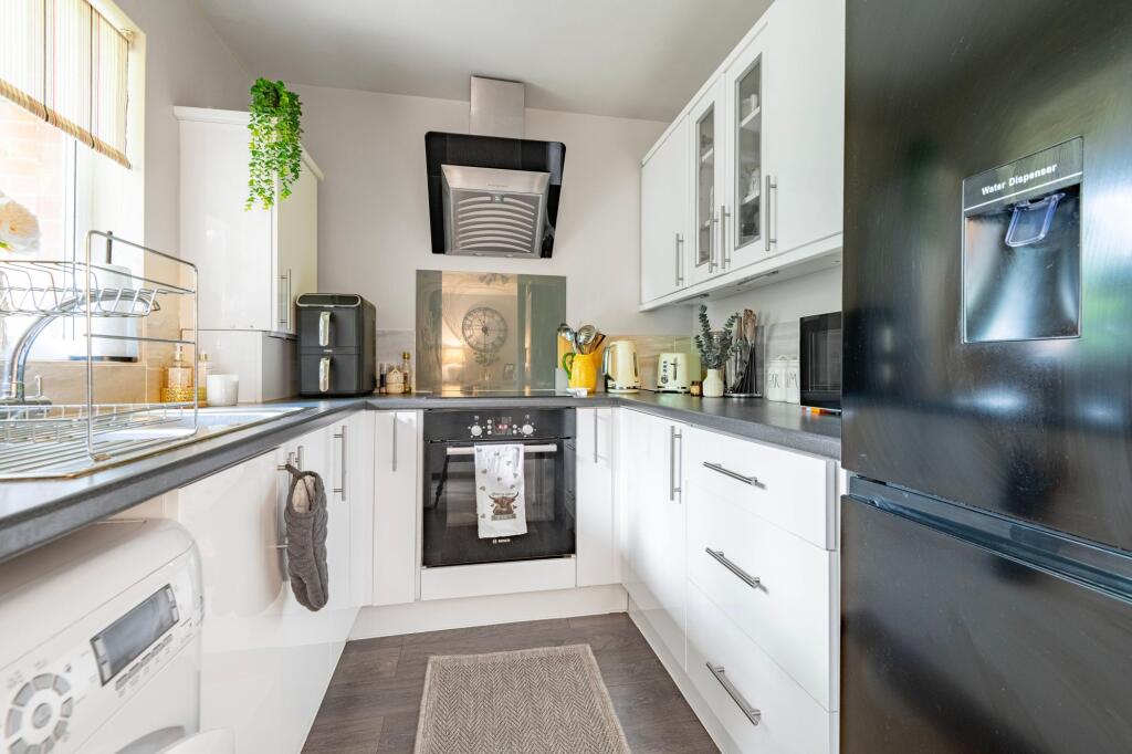 Apartment in Norwich, Mile Cross - View 3