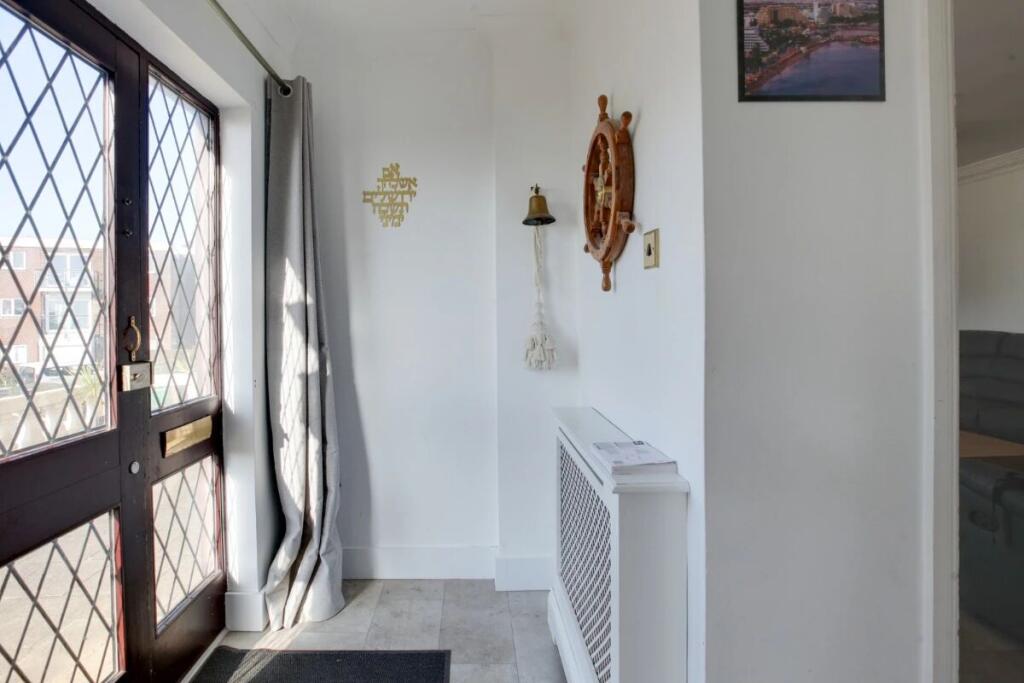 House in Southend-on-Sea, Essex - View 4