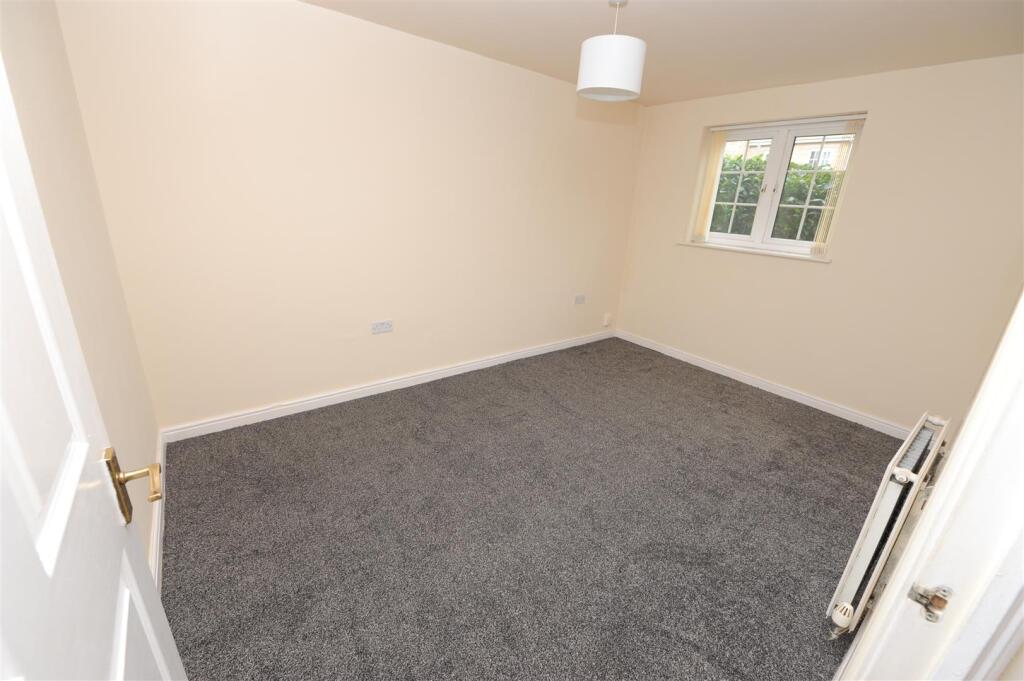 Additional image 2 of Loxley Close, Eccleshill, Bradford