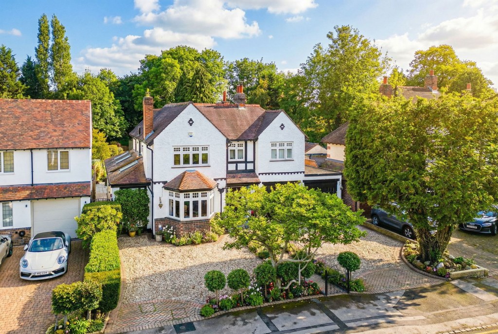 Main image of property: The Crescent, Solihull