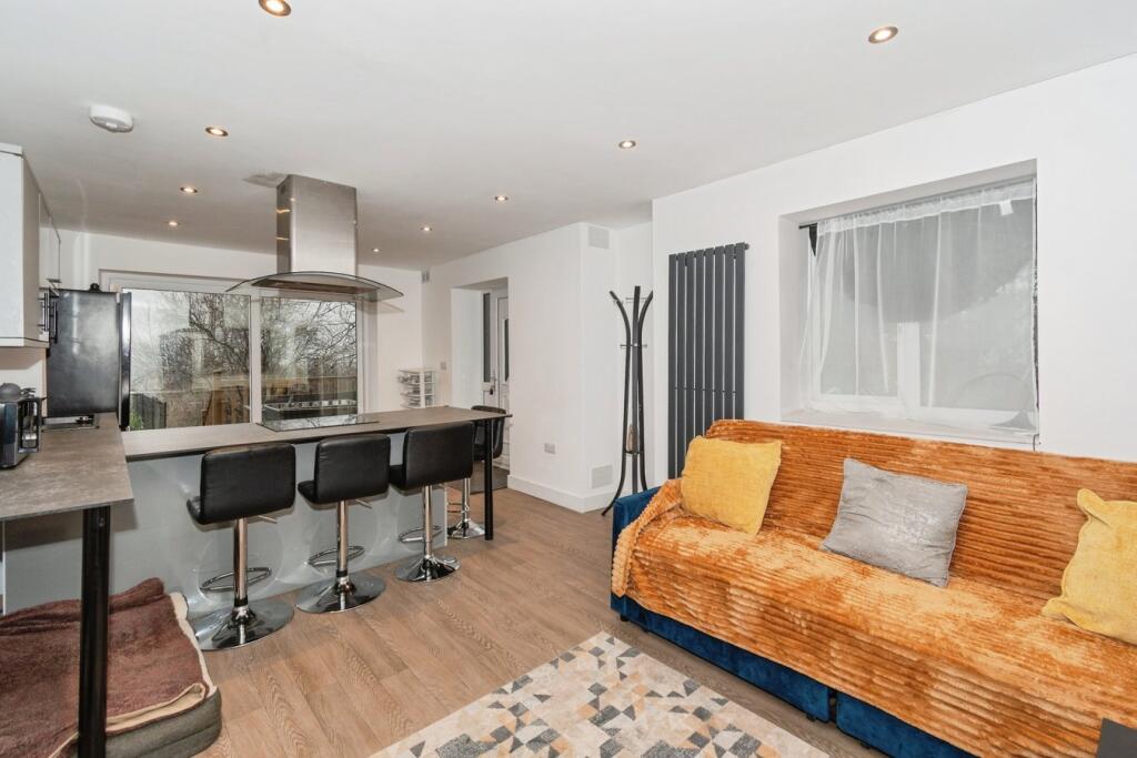 Additional image 17 of Duchy Avenue, Bradford, BD9