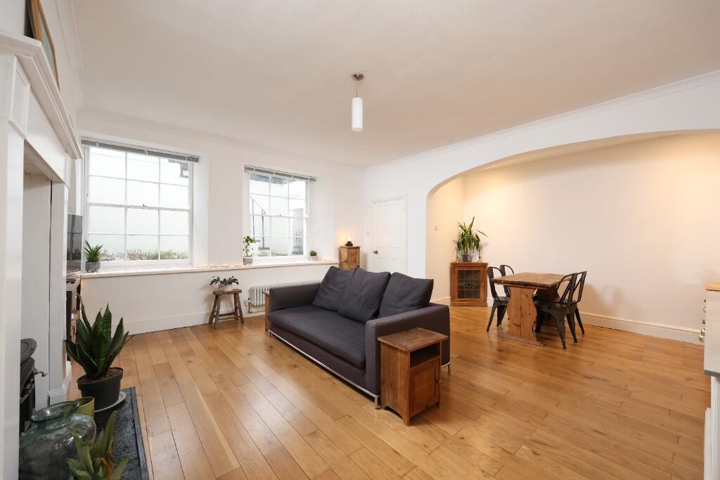 Apartment in Bristol, Clifton Village, Clifton - View 4
