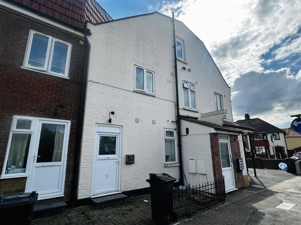 Main image of property: Wellesley Road, Clacton-on-Sea, Essex, CO15