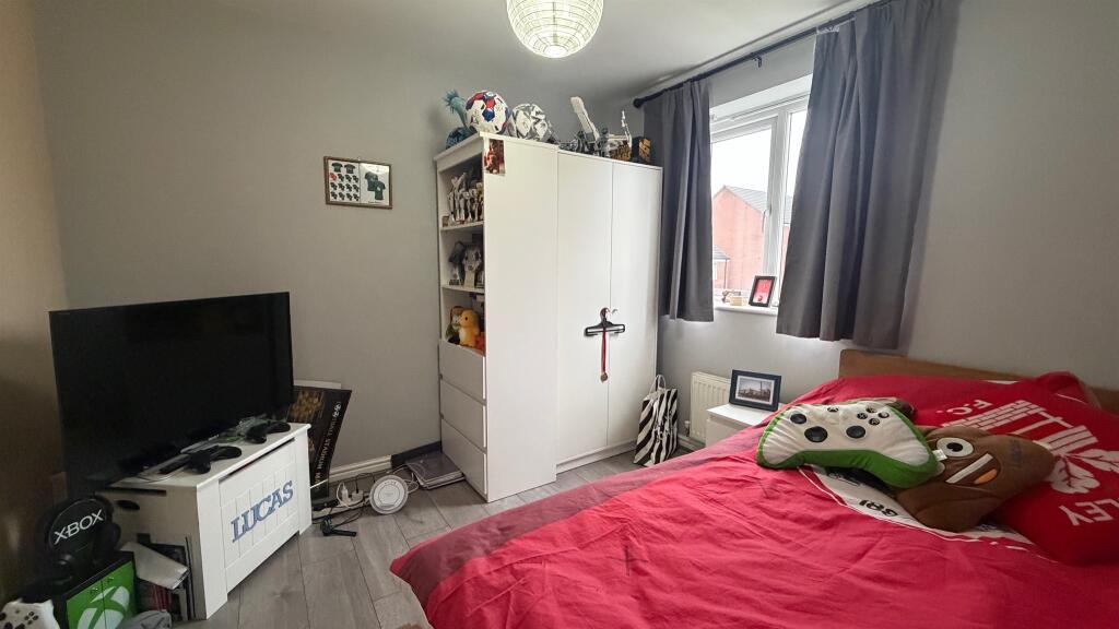 House in Barnsley, South Yorkshire - More