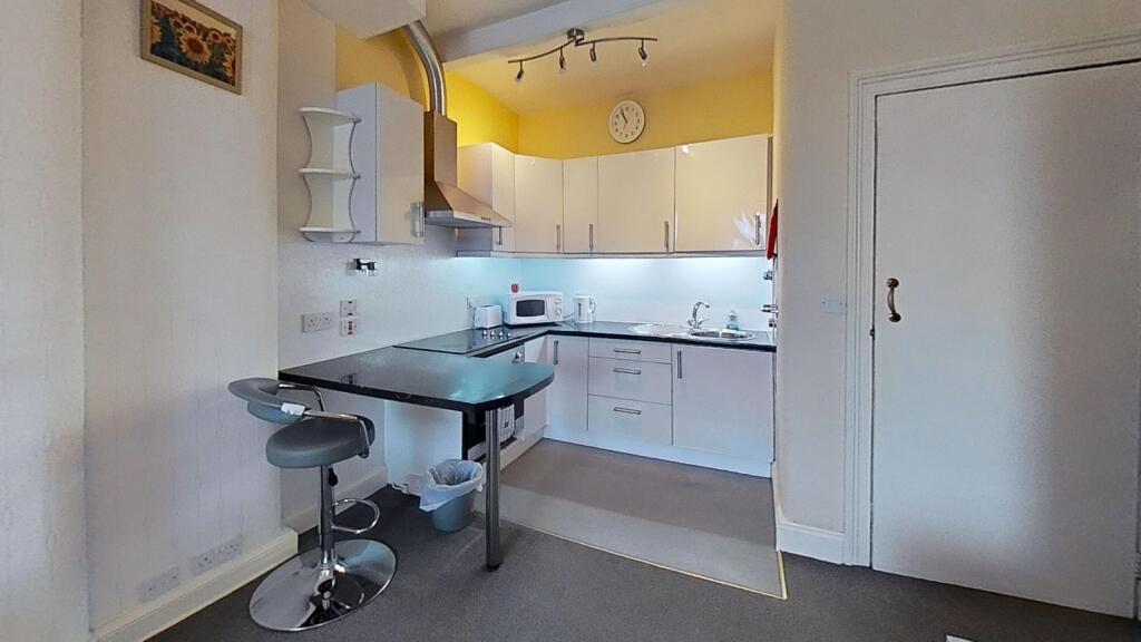 Apartment in Edinburgh - More