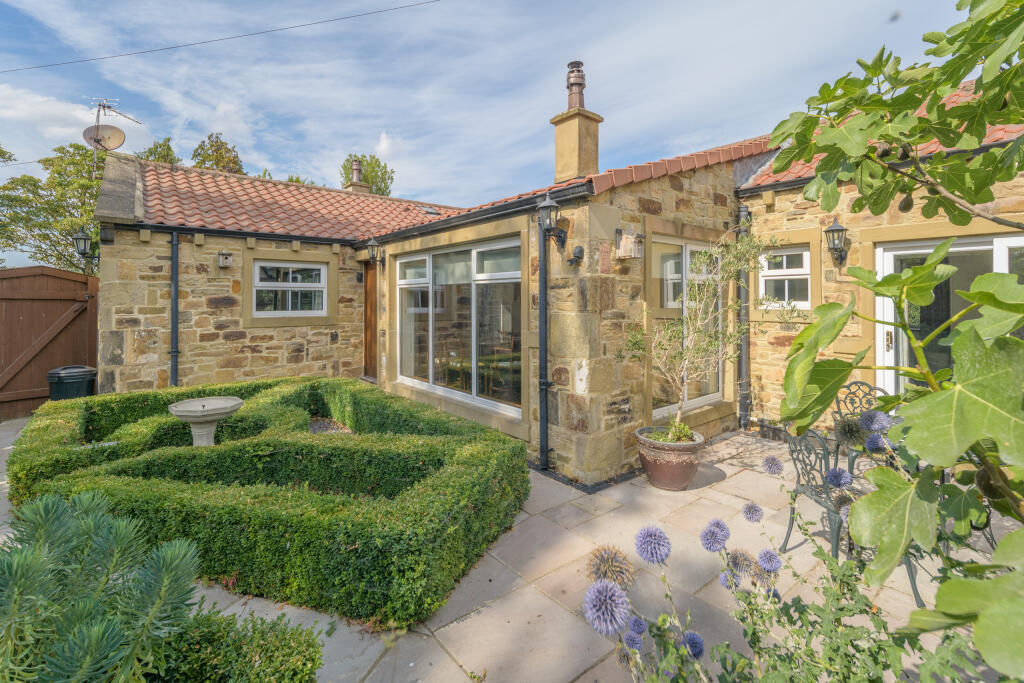 House in Newcastle upon Tyne, Warkworth - View 2