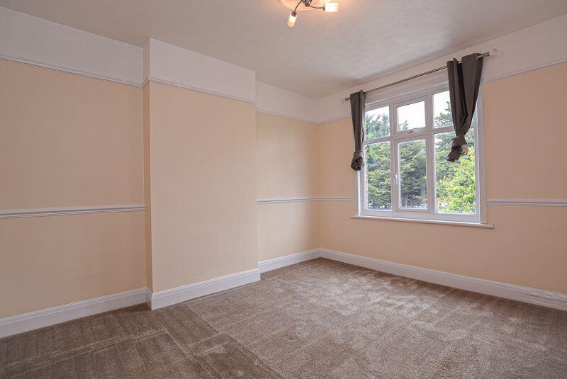 Apartment in Southend-on-Sea - View 4