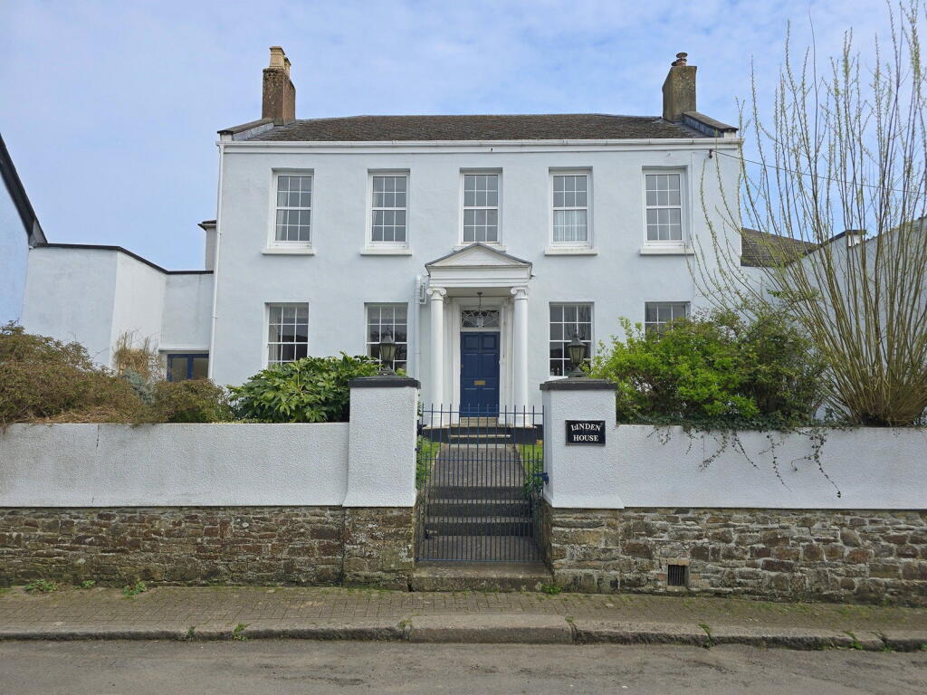 Main image of property: South Street, Winkleigh, EX19 8HL