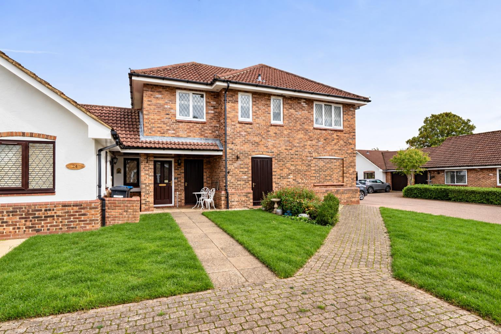 Main image of property: The Hawthorns, Lutterworth, LE17