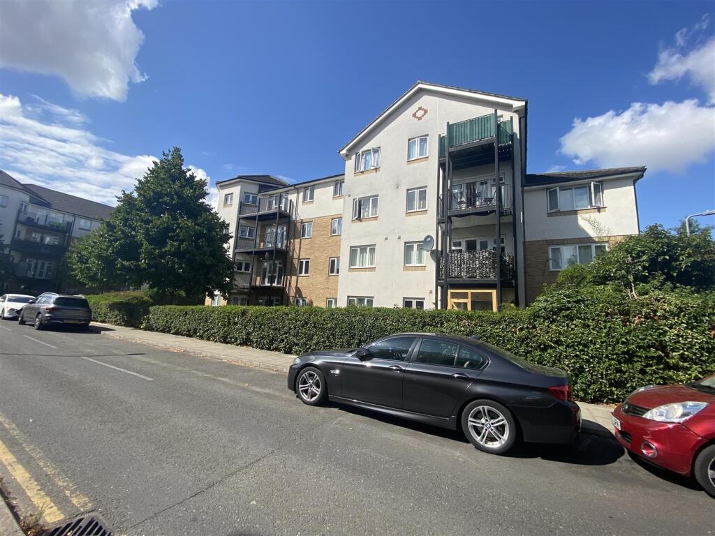 Apartment in Enfield