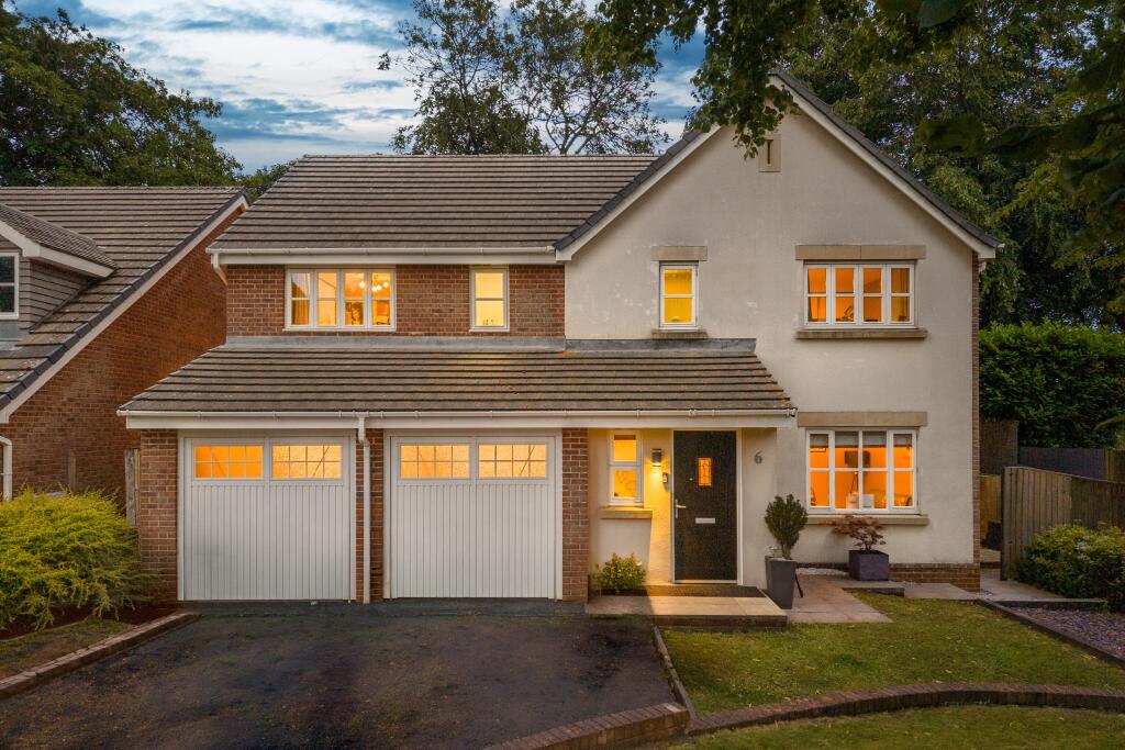 6 Clarendon Gardens, Bromley Cross, Bolton, BL7 9GX