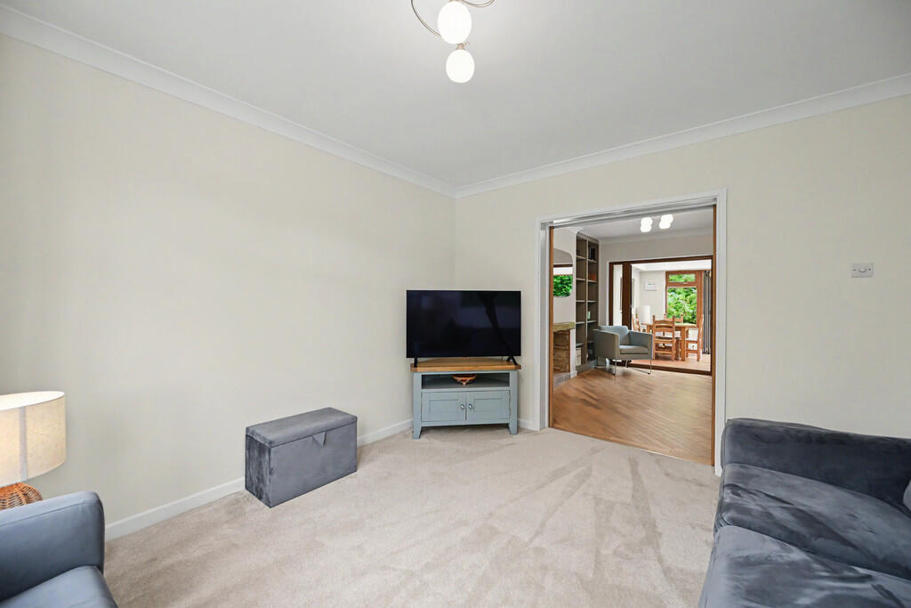 House in Rugby, Warwickshire - View 4