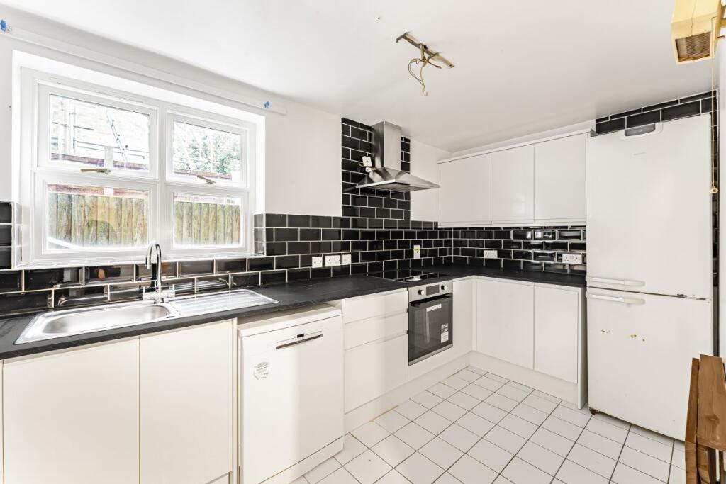 Apartment in London - View 5