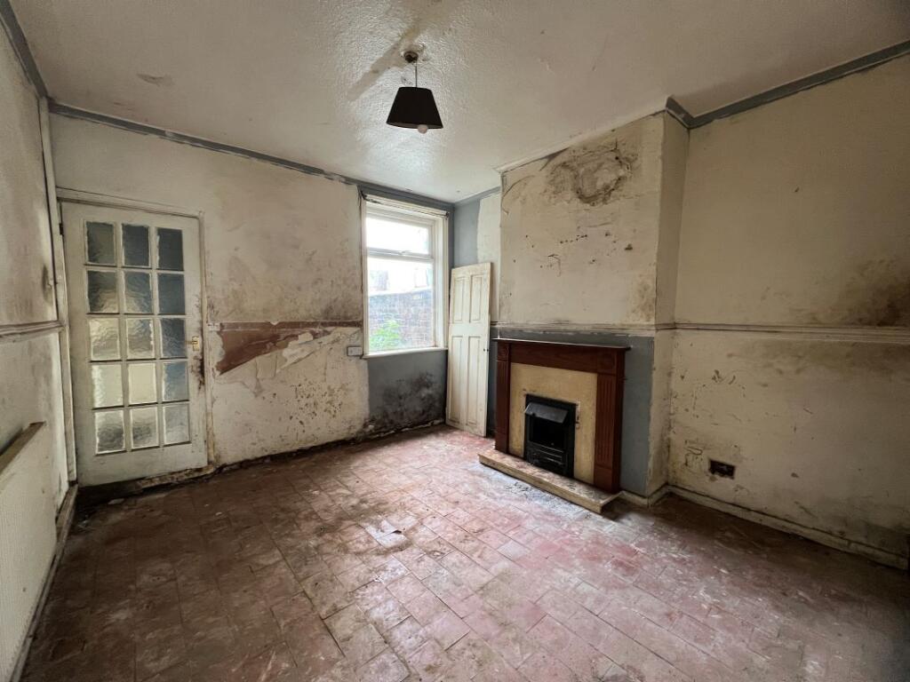 House in Stoke-on-Trent - View 4