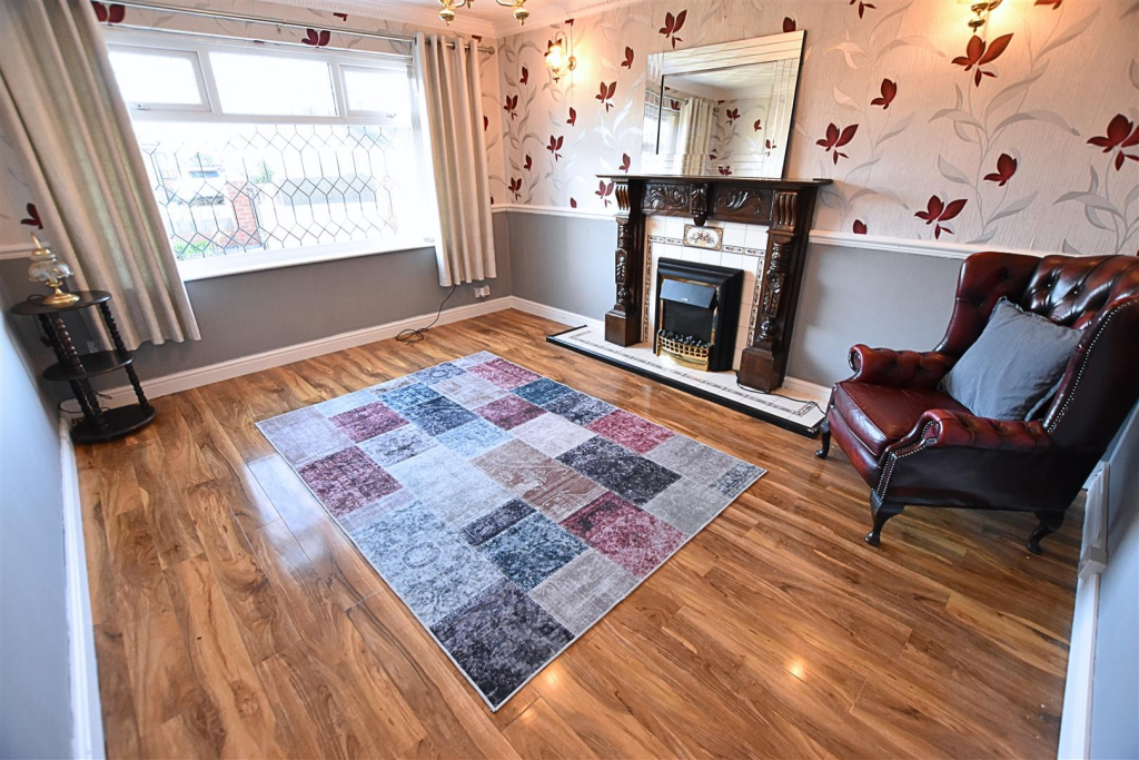 Queen Elizabeth Road, Humberston, Grimsby photo 3