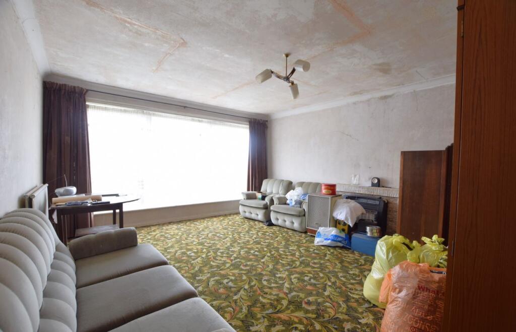 56 Nansen Road, Holland-on-Sea, Essex, CO15 5EF photo 2