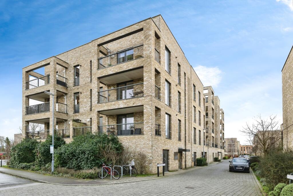 Main image of property: Woodpecker Way, Trumpington, Cambridge, Cambridgeshire, CB2