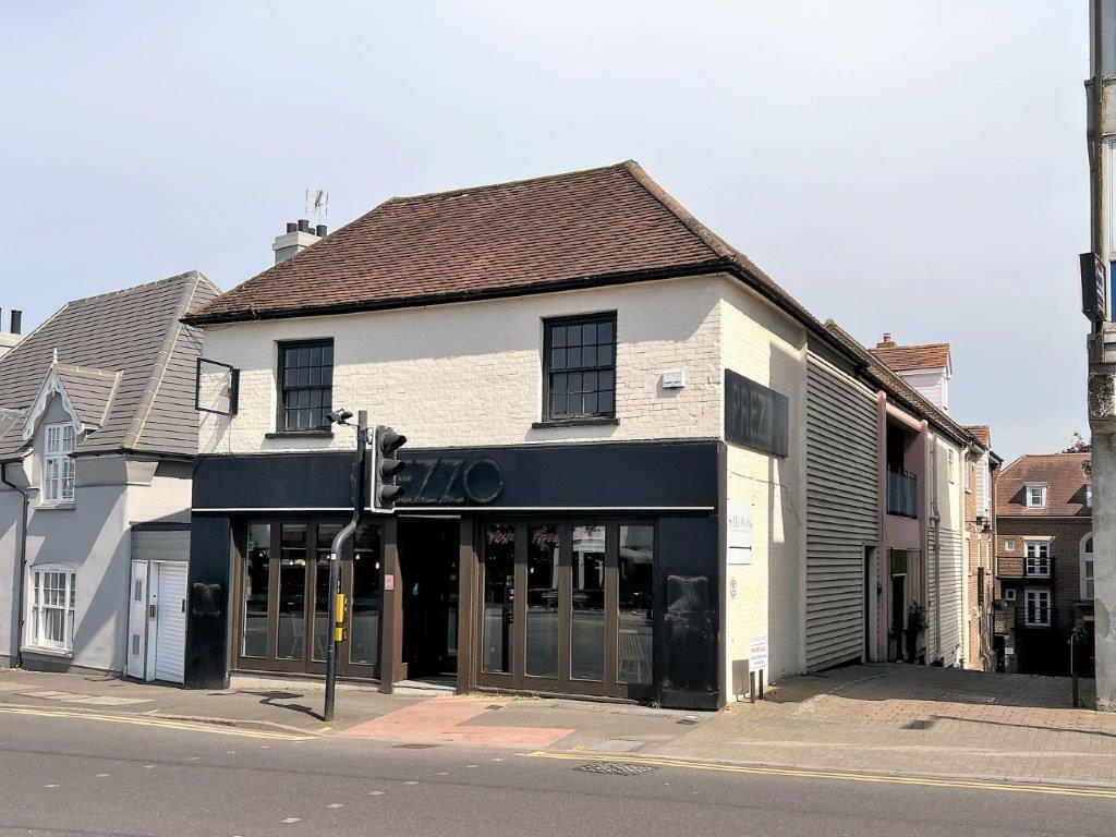 Main image of property: High Street, Billericay, Essex, CM12 9BQ