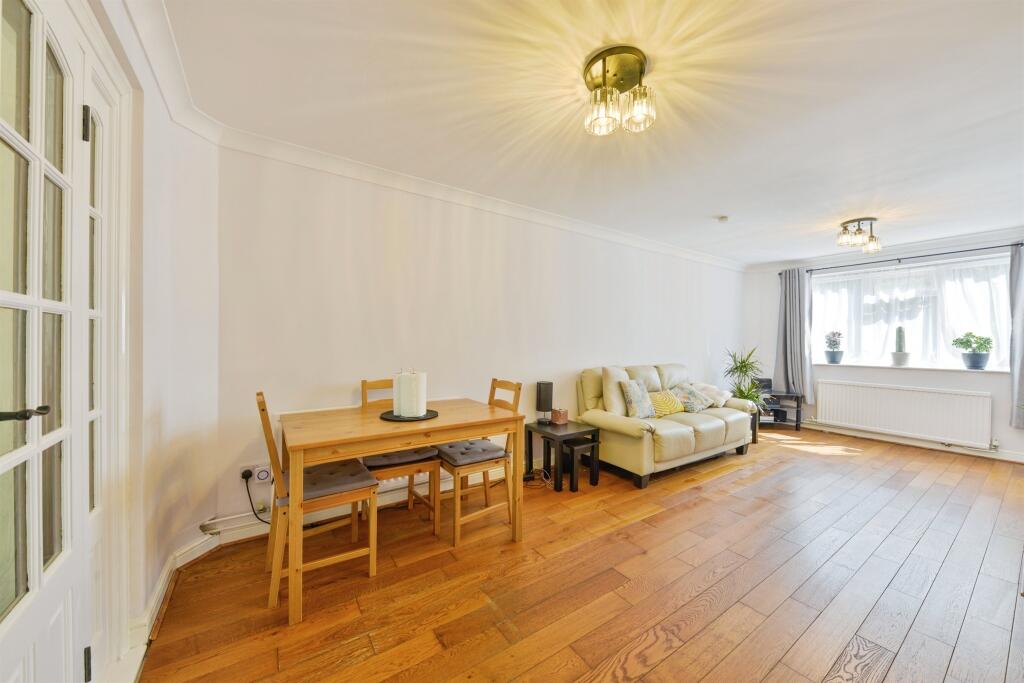 Raymonds Plain, Welwyn Garden City photo 5