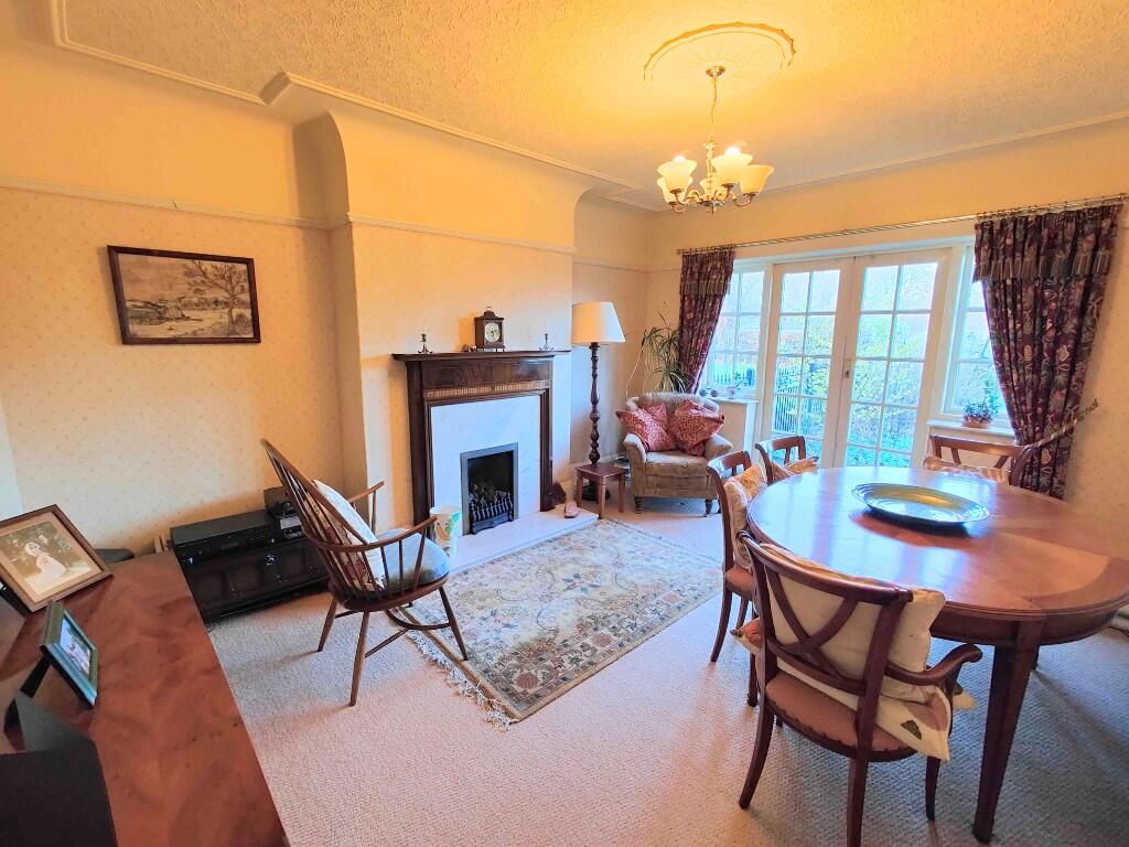 3 Newton Park, Hove Edge, Brighouse, HD6 2LW photo 2