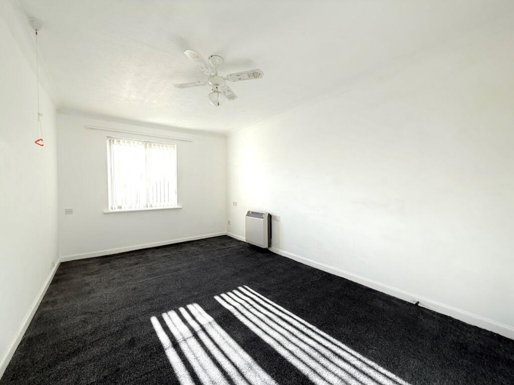 Apartment in Fareham, Locks Heath - View 4