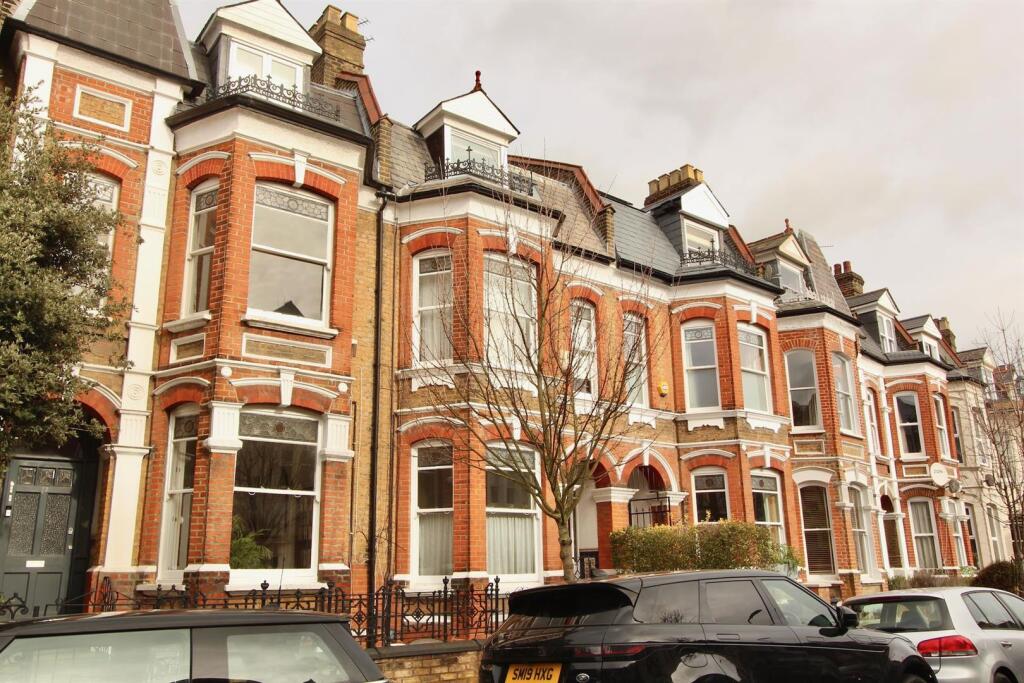 Main image of property: Clissold Crescent, N16