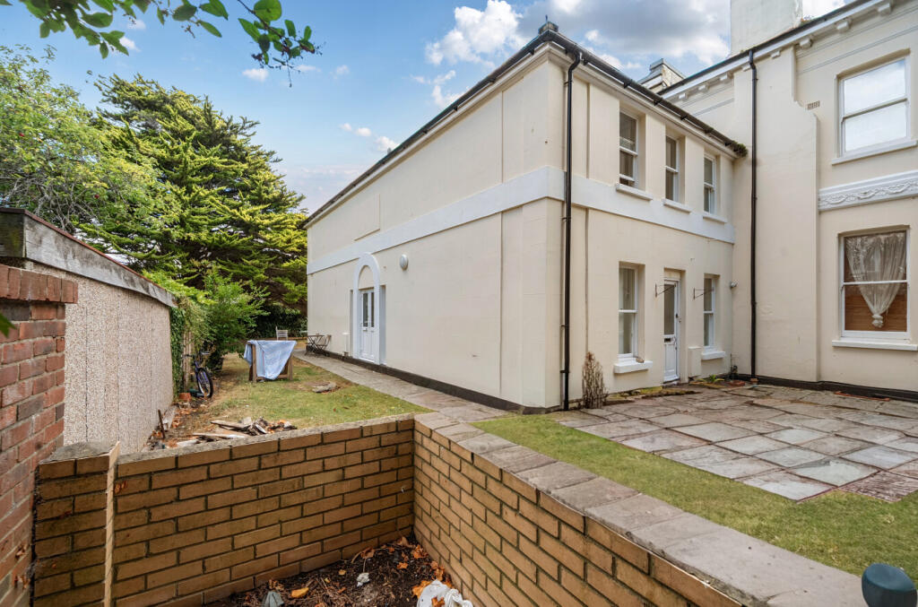 Main image of property: Farncombe Road, Worthing, West Sussex, BN11