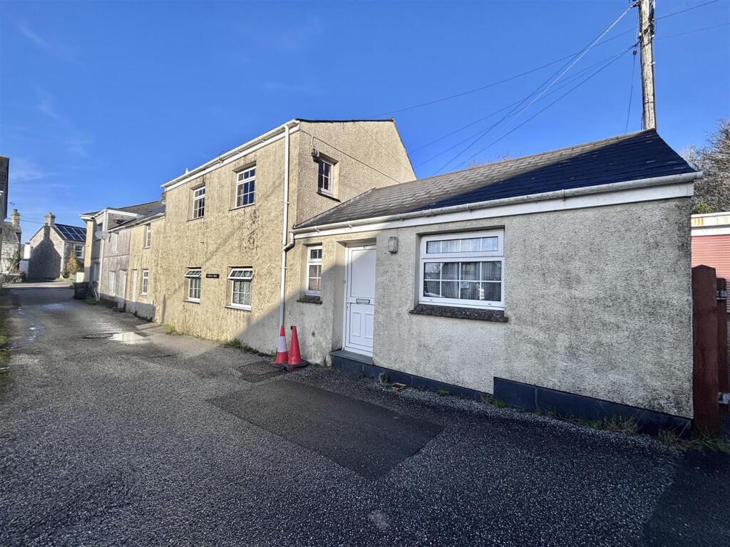 3-bed semi-detached on Fore Street, St. Dennis, St. Austell, £300,000