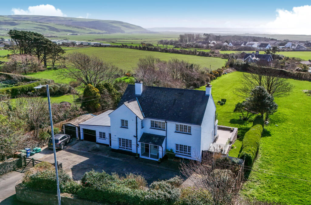 Main image of property: Bryn Hyfryd Road, Tywyn, Gwynedd, LL36